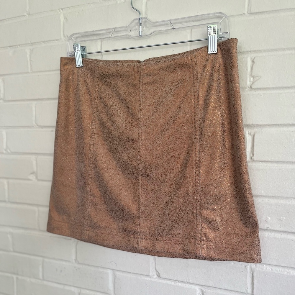Free People Modern Femme Metallic Rose Gold Suede Mini Skirt, SZ 8 EUC - Picture 3 of 6